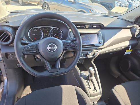 New 2025 Nissan Kicks Play S image 33