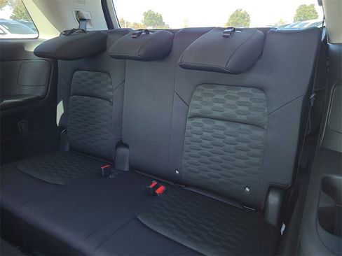 New 2025 Nissan Pathfinder SV image 9