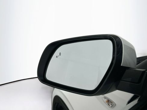 Used 2025 Hyundai Venue SEL FWD image 16