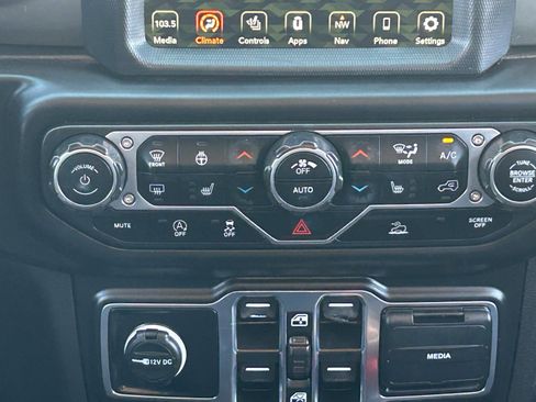 Used 2023 Jeep Wrangler Unlimited Sahara w/ Cold Weather Group AWD/4WD image 21