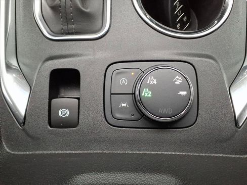 Used 2023 Chevrolet Traverse Premier w/ Redline Edition image 24