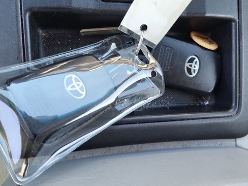 Used 2016 Toyota Camry XLE image 10