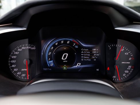 Used 2015 Chevrolet Corvette Z06 w/ 2LZ Preferred Equipment Group image 29