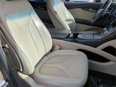 Used 2019 Lincoln Nautilus Select w/ Cargo Utility Package image 24