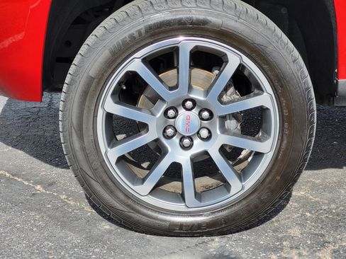 Used 2018 GMC Canyon Denali image 10