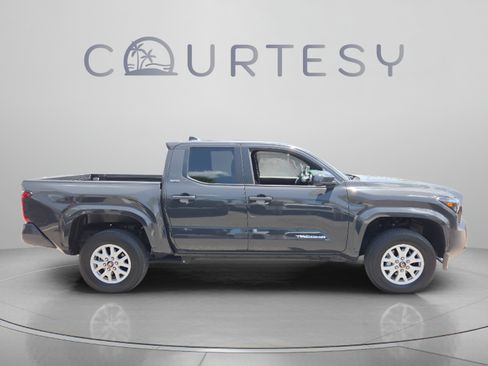 Certified 2026 Toyota Tacoma SR5 AWD/4WD image 6