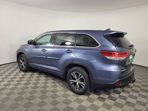 Used 2018 Toyota Highlander Plus AWD/4WD image 3