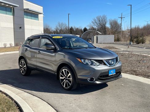 Used 2018 Nissan Rogue Sport SL image 1