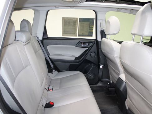 Used 2016 Subaru Forester 2.5i Touring w/ Eyesight & Navigation System AWD/4WD image 28