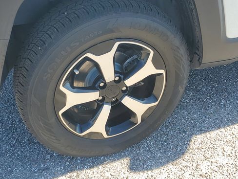 Used 2020 Jeep Renegade Trailhawk image 5