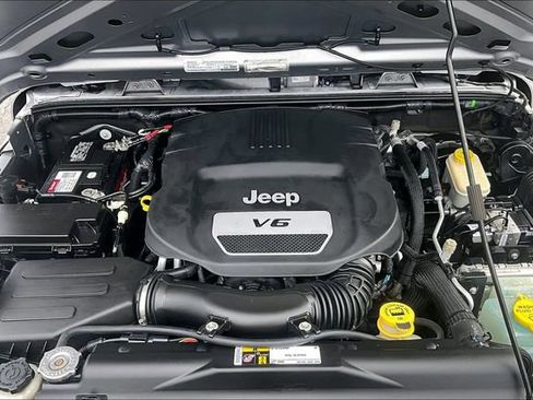 Used 2015 Jeep Wrangler Unlimited Sport w/ Quick Order Package 24S image 9