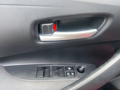 Used 2021 Toyota Corolla LE image 11