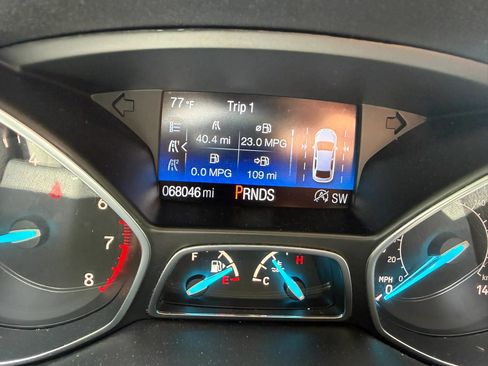 Used 2018 Ford Escape Titanium w/ Ford Safe & Smart Package FWD image 24