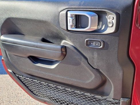 Used 2021 Jeep Wrangler Unlimited Islander image 23