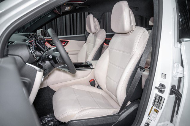 Used 2026 Mercedes-Benz GLC 300 image 10