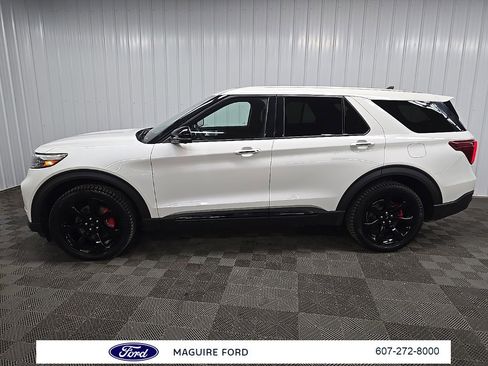 Used 2022 Ford Explorer ST w/ ST Street Pack image 6