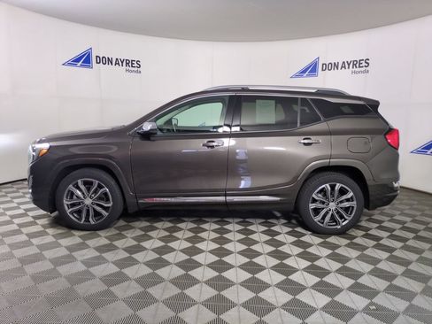 Used 2019 GMC Terrain Denali w/ LPO, Floor Liner Package FWD image 2