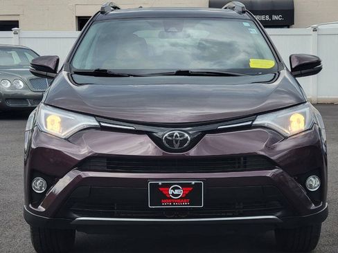 Used 2018 Toyota RAV4 XLE AWD/4WD image 3
