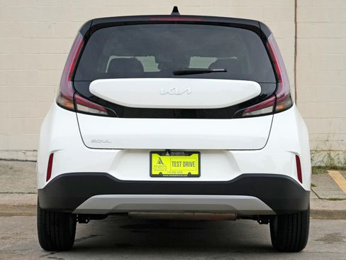 Used 2025 Kia Soul S FWD image 10