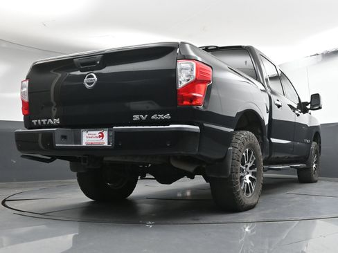 Used 2021 Nissan Titan SV w/ SV Convenience Package image 27