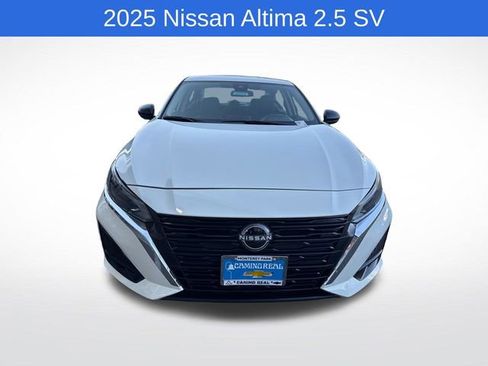 Used 2025 Nissan Altima 2.5 SV FWD image 8