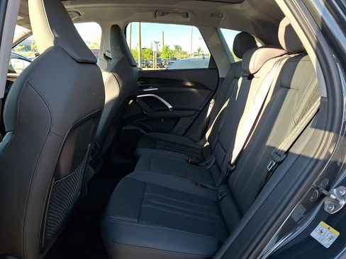 Used 2025 Audi Q5 Prestige AWD/4WD image 10