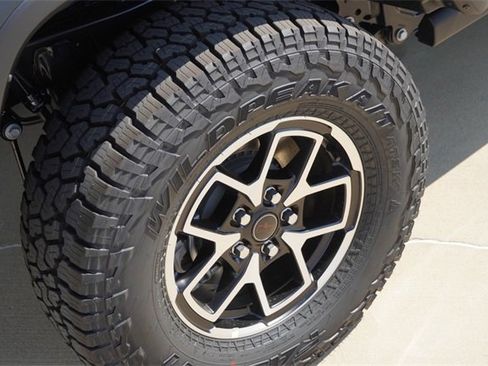 New 2025 Jeep Gladiator Rubicon w/ Convenience Group image 9