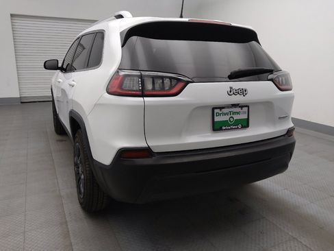 Used 2019 Jeep Cherokee Latitude Plus w/ Cold Weather Group AWD/4WD image 6
