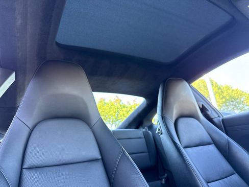 Used 2017 Porsche 911 Carrera RWD image 17