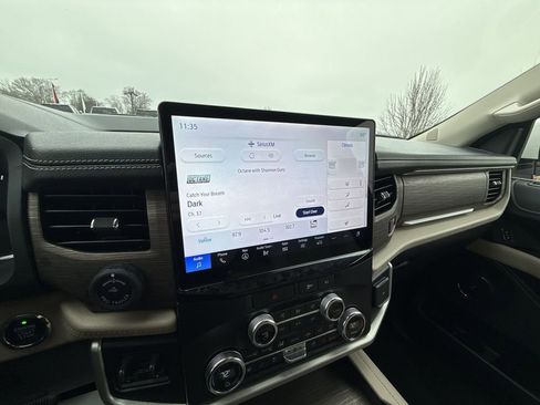 Used 2023 Ford Expedition Limited image 19