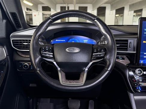 Used 2021 Ford Explorer Platinum w/ Equipment Group 601A AWD/4WD image 28