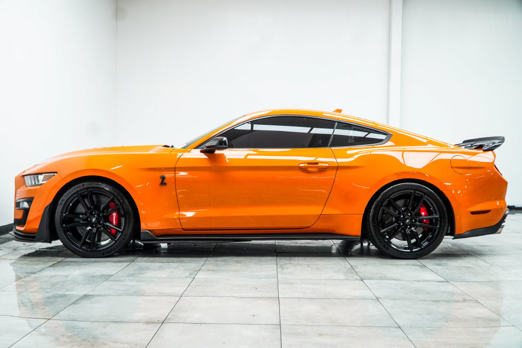 Used 2021 Ford Mustang Shelby GT500 w/ Technology Package RWD image 18
