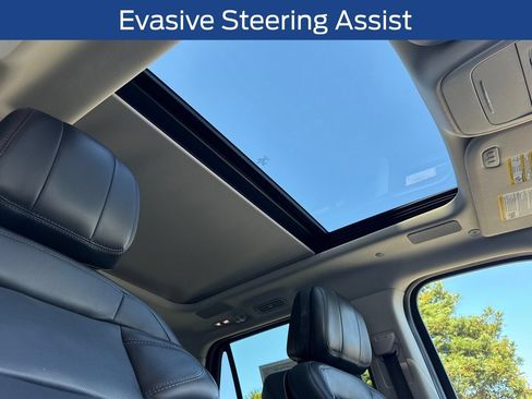 Used 2025 Lincoln Navigator Reserve AWD/4WD image 24