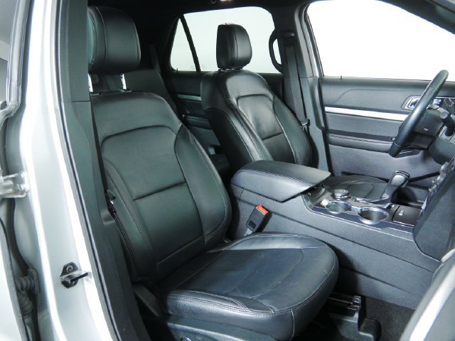 Certified 2018 Ford Explorer XLT w/ Equipment Group 202A AWD/4WD image 15