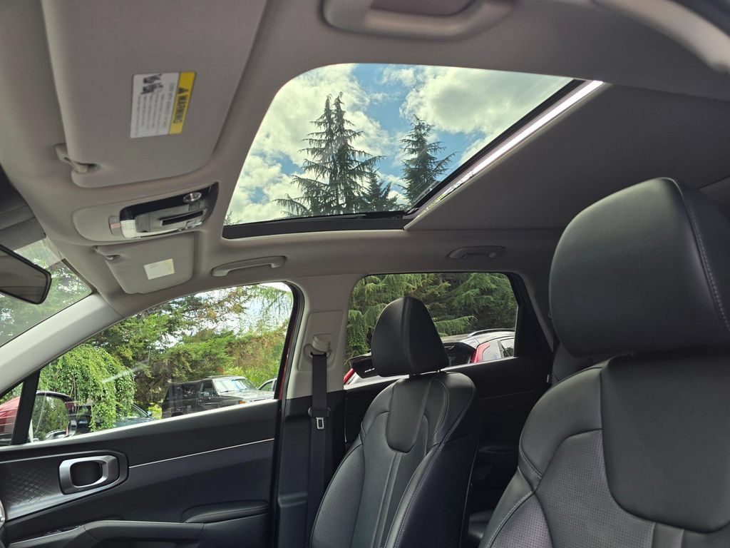 Certified 2025 Kia Sorento S w/ Panoramic Sunroof Package FWD image 13