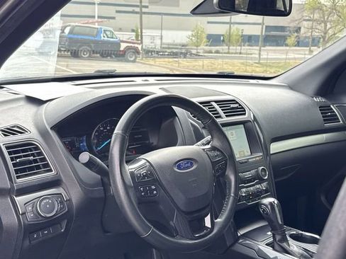 Used 2019 Ford Explorer XLT w/ Equipment Group 202A image 23