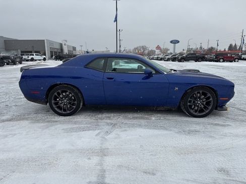 Used 2022 Dodge Challenger R/T Scat Pack w/ Shaker Package image 9