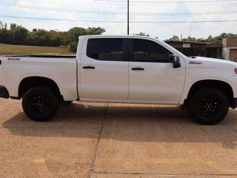 Used 2021 Chevrolet Silverado 1500 LT Trail Boss w/ Convenience Package II AWD/4WD image 6