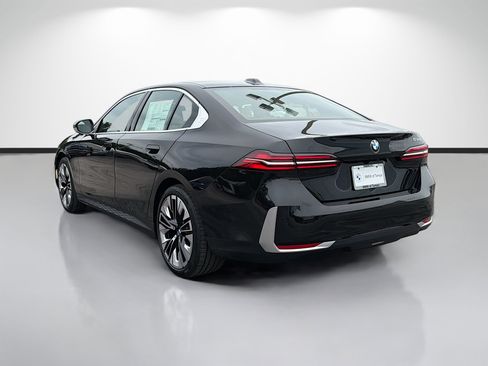 New 2027 BMW 530i RWD image 5