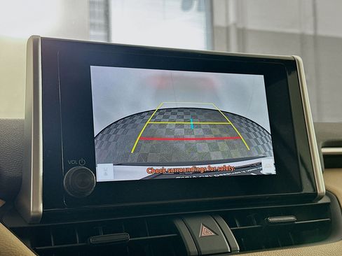 Used 2025 Toyota RAV4 LE image 23