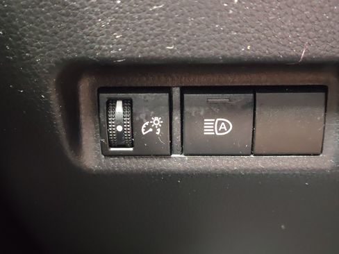Used 2021 Toyota RAV4 XLE FWD image 26