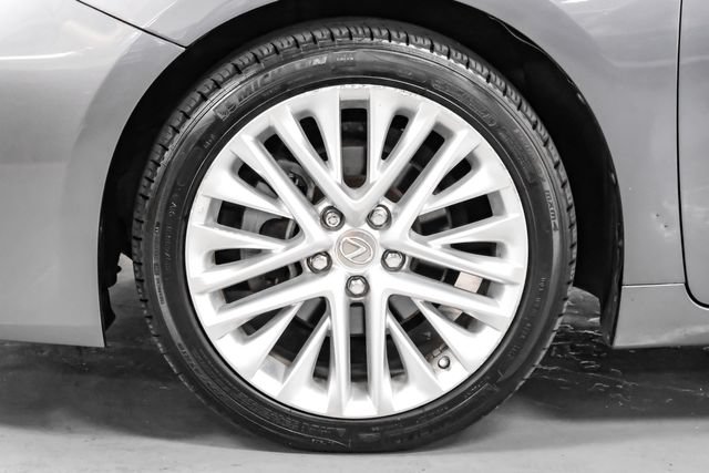 Used 2016 Lexus ES 350 w/ Ultra Luxury Package FWD image 59