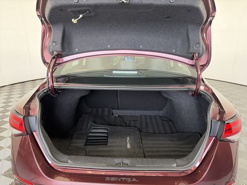 Certified 2023 Nissan Sentra SV FWD image 14