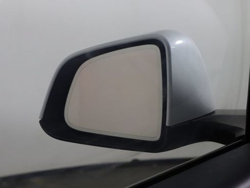 Used 2023 Tesla Model Y 2WD image 46