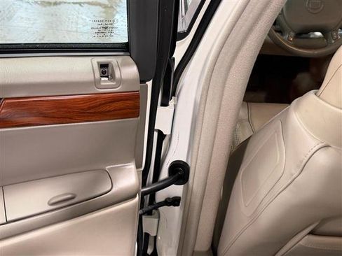 Used 2005 Cadillac De Ville Premium FWD image 15