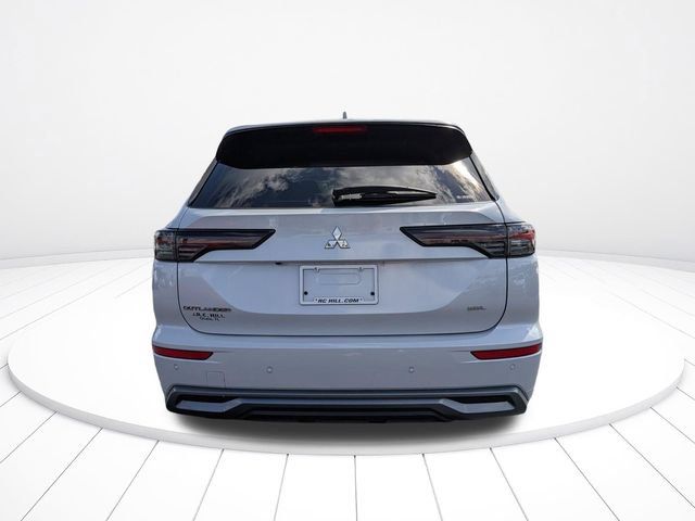 Used 2025 Mitsubishi Outlander SEL AWD/4WD image 4