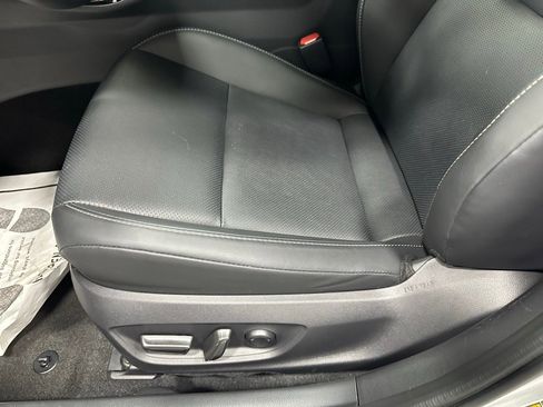 Used 2025 Toyota Prius XLE image 13