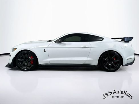 Used 2020 Ford Mustang Shelby GT500 w/ Carbon Fiber Track Pack RWD image 4
