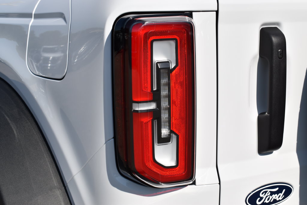 New 2026 Ford Bronco Outer Banks w/ Sasquatch Package AWD/4WD image 11