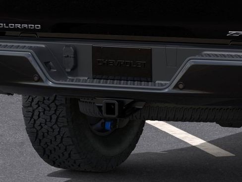 New 2026 Chevrolet Colorado ZR2 w/ Technology Package AWD/4WD image 14